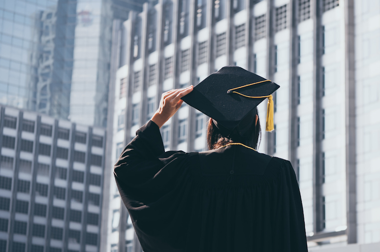 Fashion Designer Education Requirements: Complete Guide to Degrees and Career Paths