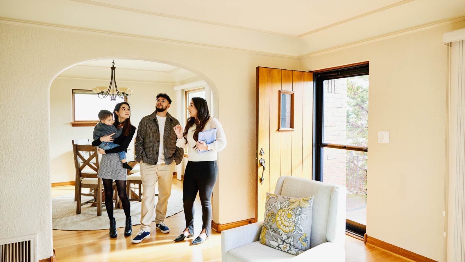 Who Pays for Home Inspection: Complete Guide to Costs and Responsibilities Who Pays for Home Inspection: Complete Guide to Costs and Responsibilities