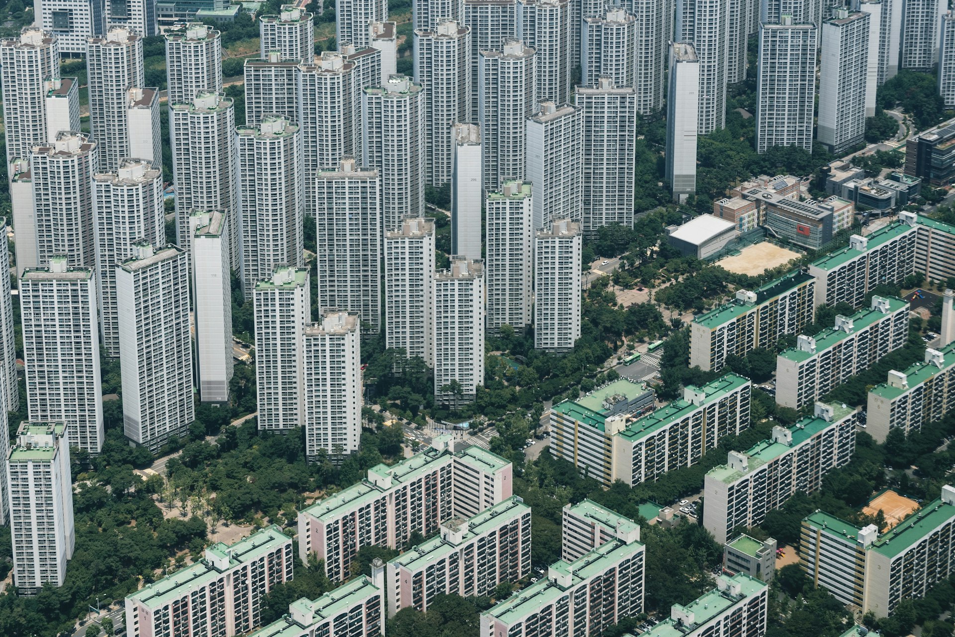 How Population Growth Shapes Real Estate Demand: Trends, Opportunities, and Challenges How Population Growth Shapes Real Estate Demand: Trends, Opportunities, and Challenges