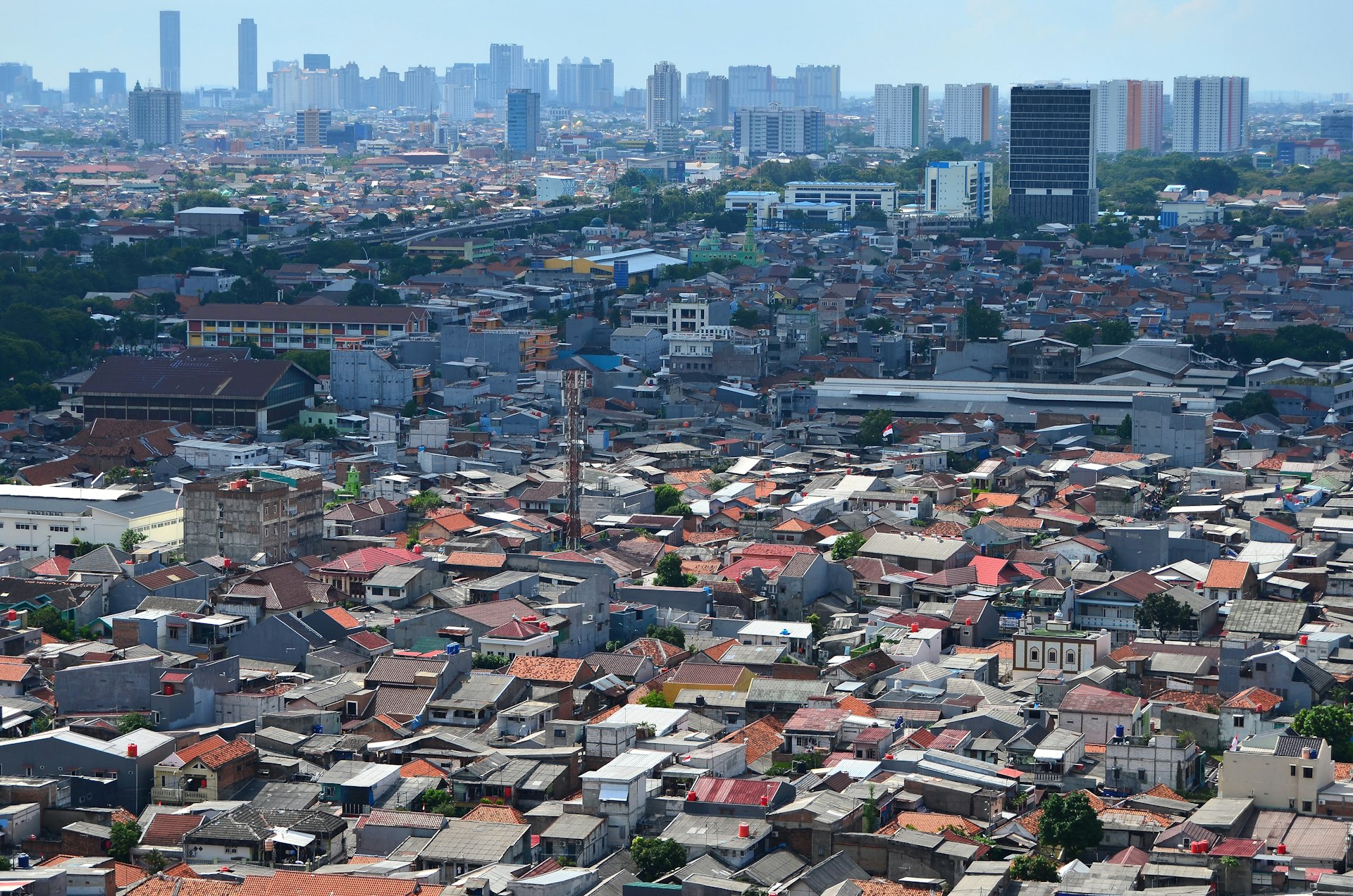 Transforming Urban Living: The Promise and Practice of Vertical Solutions Transforming Urban Living: The Promise and Practice of Vertical Solutions